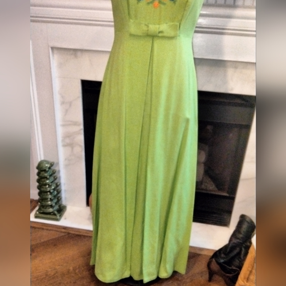 Vintage 1960s 1970s handmade lime green embroidered evening dress gown - Picture 4 of 10